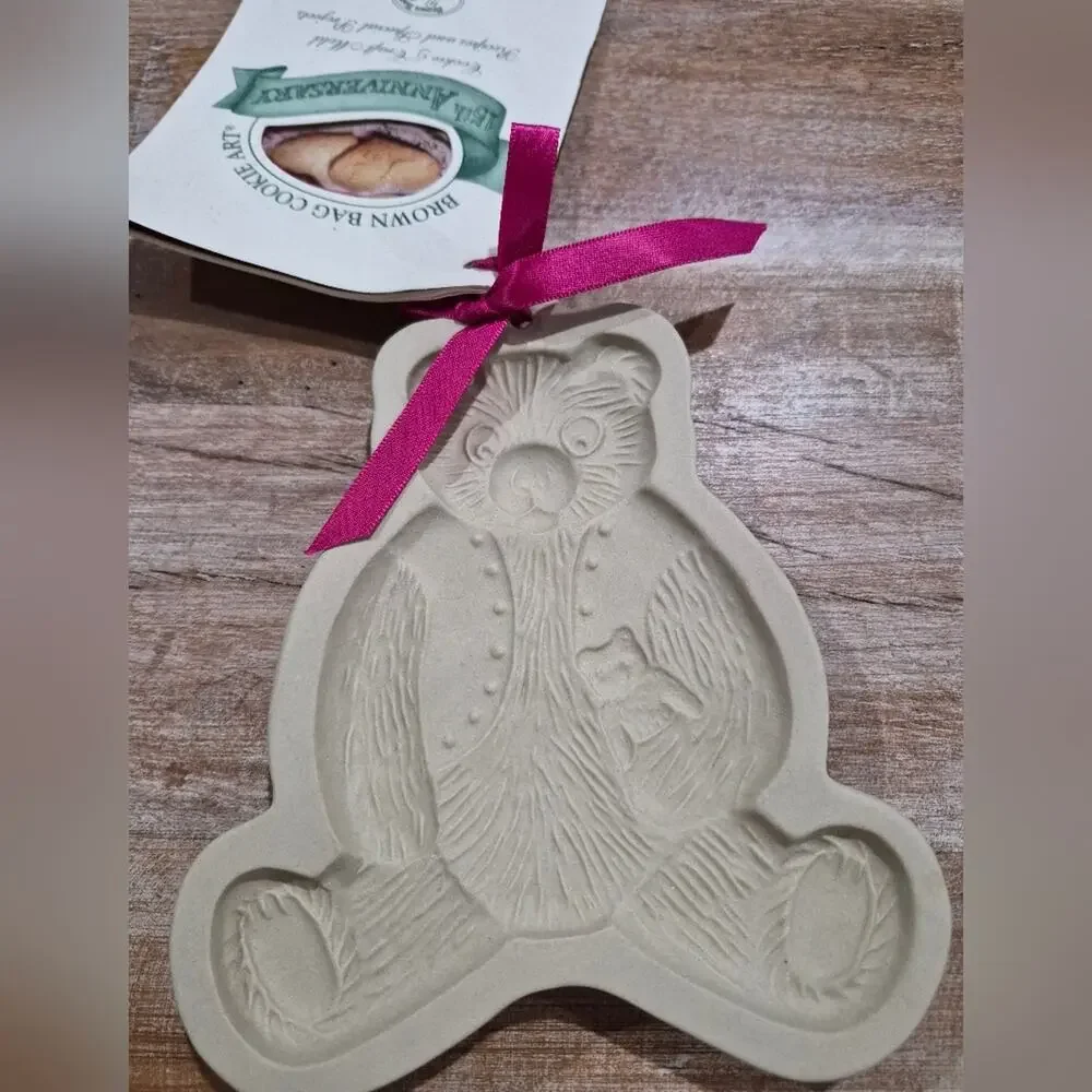 Vintage Brown Bag Cookie Art Stoneware 1984Teddy Bear Cookie Mold with Recipes